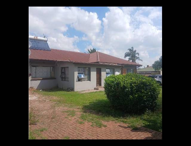 6 BEDROOM HOUSE FOR SALE IN GLEN MARAIS